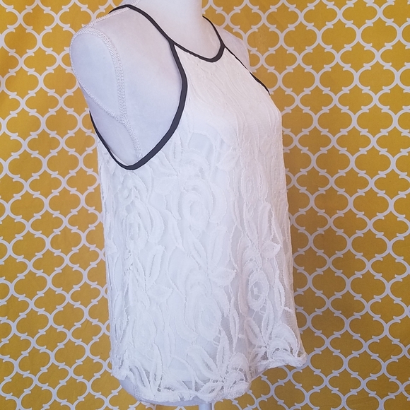 NWOT- SEXY MONTEAU IVRY LACE W/BLACK TRIM TANK TOP - Picture 5 of 8